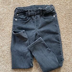 H&M relaxed coupe black jeans, adjustable waist, snap close. Size 6x.